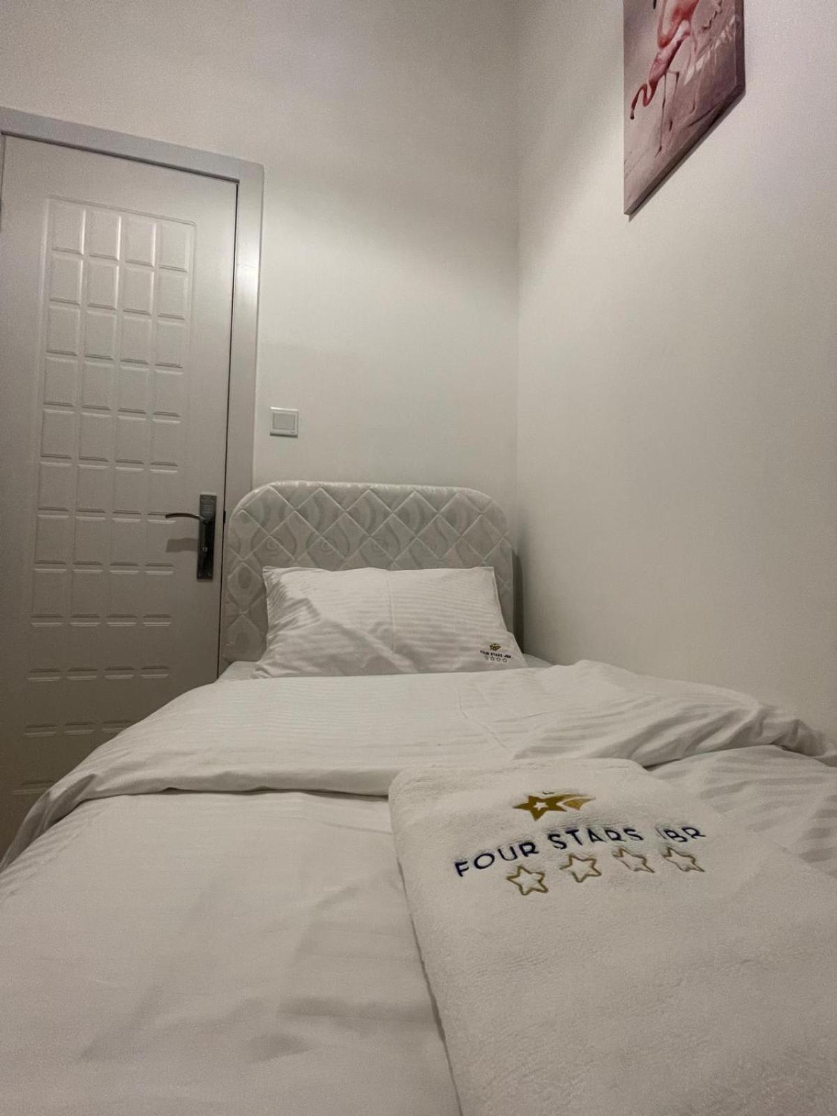 Four Stars Dubai Marina Jbr Hotel Bagian luar foto