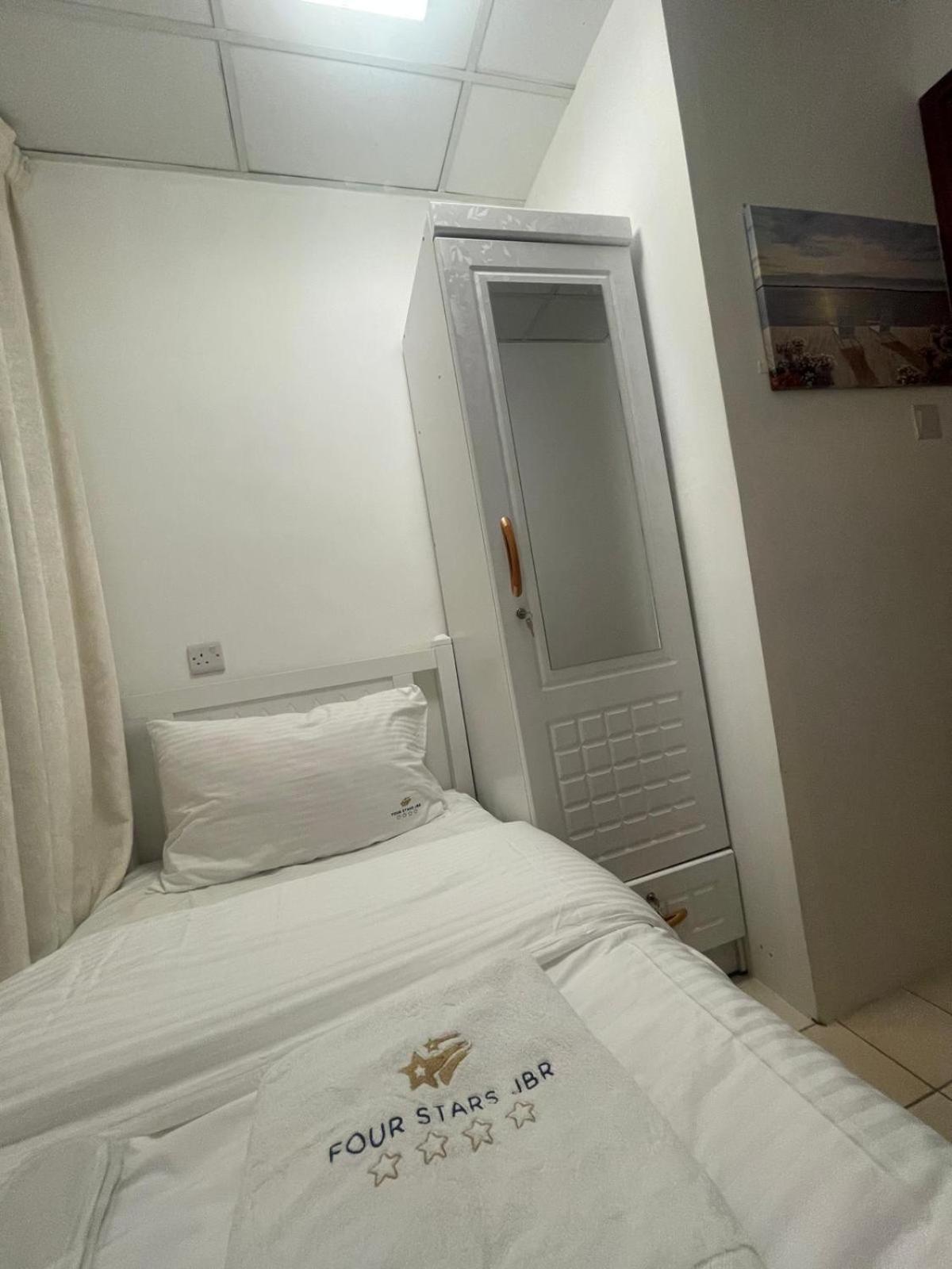 Four Stars Dubai Marina Jbr Hotel Bagian luar foto