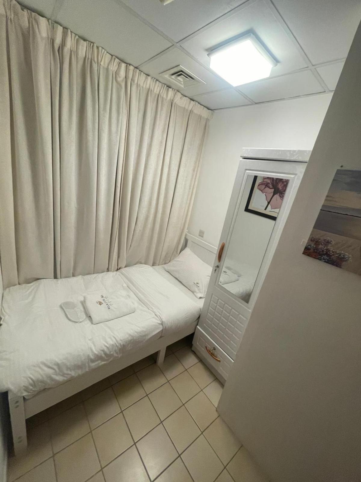 Four Stars Dubai Marina Jbr Hotel Bagian luar foto