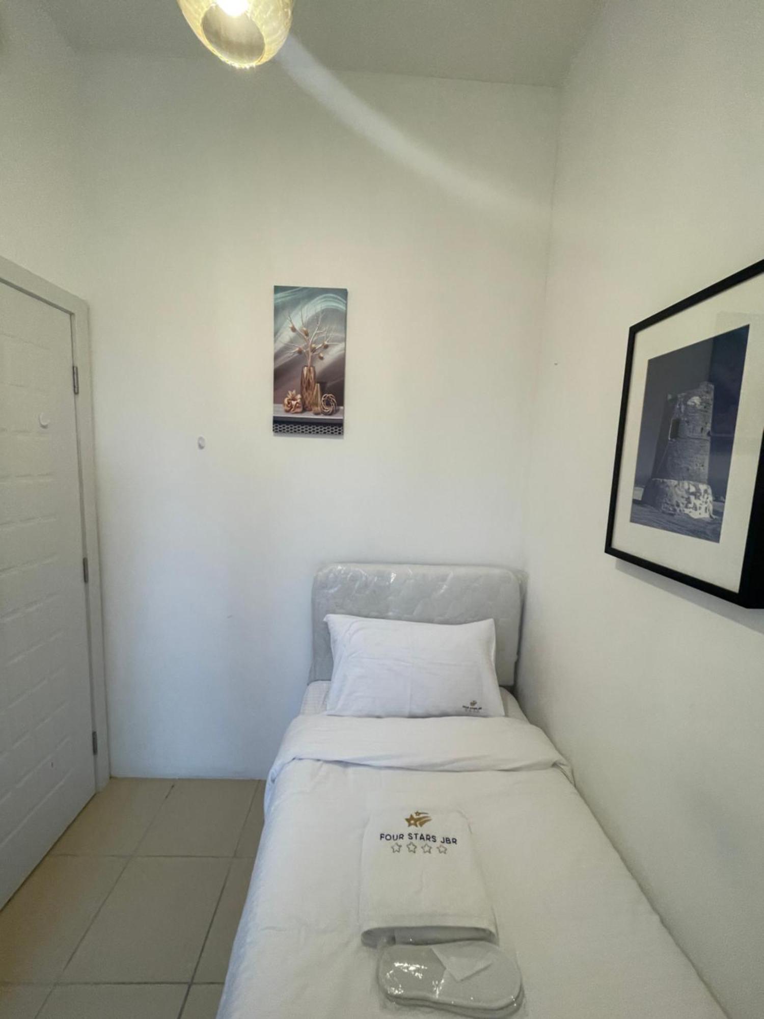 Four Stars Dubai Marina Jbr Hotel Bagian luar foto